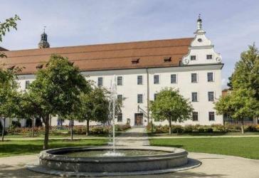 Einziehen und Wohlfühlen im Malteser Carré - Repräsentative 2 Zimmer Wohnung mit einmaligen Ambiente