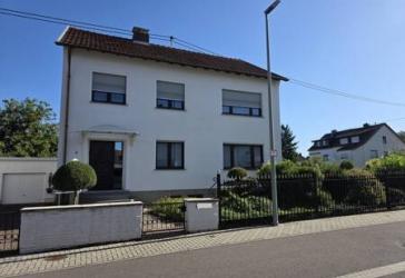 *** Freistehendes 1 Fam.Haus mit tollem Grundstück ***