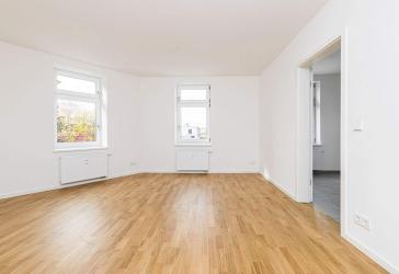 Frisch renoviert & hell - 2 Zimmer mit stilvollem Duschbad