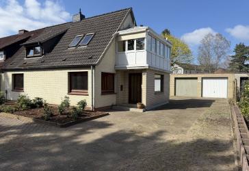 Doppelhaushälfte mit Potenzial von Privat