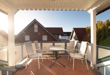 Sonniges Dachgeschossjuwel mit maritimem Ambiente - Kapitalanlage oder Feriendomizil in begehrter Küstenlage!