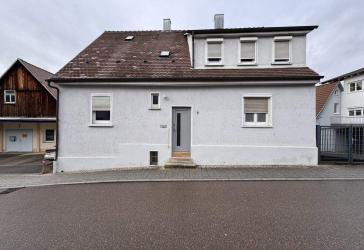 kleines Haus mit 2-Wohneinheiten im Stadtzentrum zu verkaufen