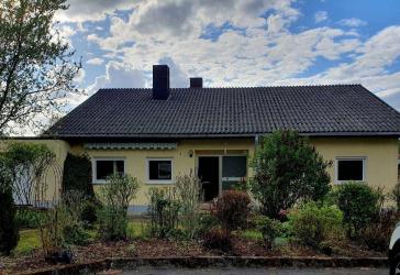 Einfamilienhaus mit großem Garten in ruhiger und gepflegter Lage, provisionsfrei von privat