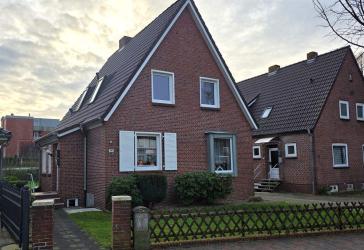 Kapitalanlage: Modernisiertes Zweiparteienhaus in der Innenstadt