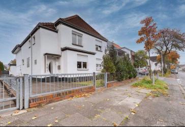 Großzügiges Zweifamilienhaus in Top-Wohnlage