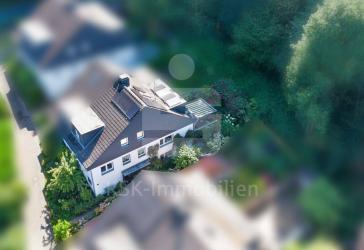 Energieeffizient wohnen im Grünen: Doppelhaushälfte in zentraler Lage von Leichlingen