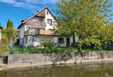 Ehemaliges Wohn und Geschäftshaus in Herzen von 96247 Michelau in Oberfranken