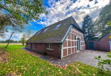 Ländliche Idylle mitten in Oldenburg - modernisierter Resthof auf ca. 4.000 m² Grundstück