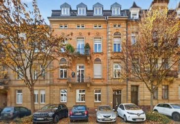 Außergewöhnliche 2,5-Zimmer-Dachgeschosswohnung in der beliebten Südweststadt