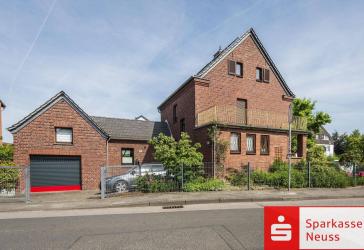 Großzügiges Einfamilienhaus mit Charme und Gartenidylle!