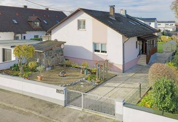 Großes Einfamilienhaus in ruhiger Wohnlage von Baar-Ebenhausen