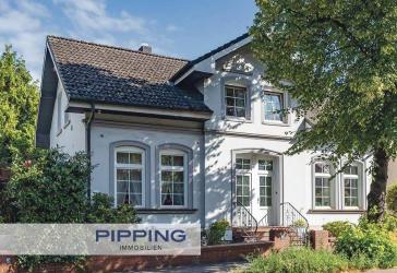 Wie aus dem Bilderbuch: 'Ensemblegeschütztes Zweifamilienhaus mit traumhaftem Gartenbereich'