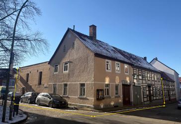 2-Familienhaus mit Gewerbe (ehemaliger Getränkehandel)