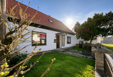 450 € Kredittilgung Einfamilienhaus mit Balkon, Kamin & Nebengebäude - ruhig & zentral gelegen