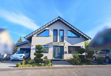 Modernes Einfamilienhaus mit Pool, PV-Anlage & exklusiver Ausstattung in Wormersdorf