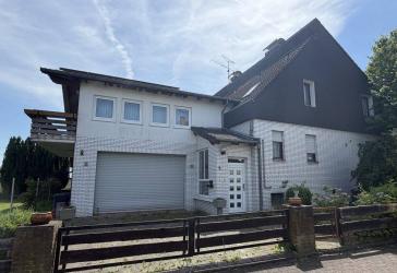 !PROVISIONSFREI! Schönes Haus in Staufenberg-Landwehrhagen (262 m² Wfl./125 m² Nfl.) ++Einliegerwohnung, 3 Balkone, 2 Photovoltaik-Anlagen, Solarwärme