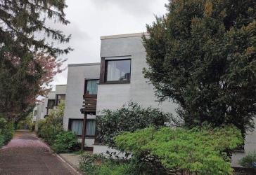 Großzügiges Reihenmittelhaus in Muffendorf mit Einliegerwohnung und sonnigem Atriumgarten