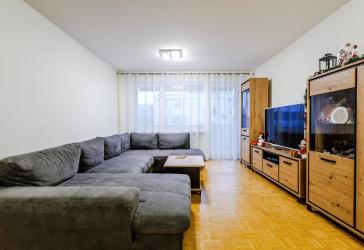 Gepflegte und gut vermietete 3,5-Zimmer-Wohnung mit Loggia und Balkon
