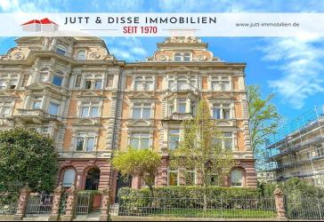 Stil, Design und Eleganz: Luxuriöse 5 Zimmerwohnung mit Aufzug in der Innenstadt von Baden-Baden