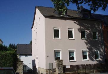 ****Schöne Dachgeschosswohnung in saniertem Altbau; WG-geeignet****