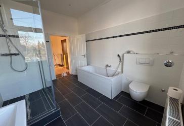 Traumhafte Altbau 3 Zimmer Wohnung in zentraler Lage