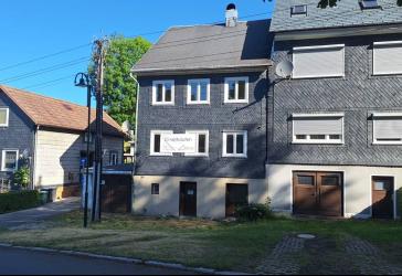 Charmantes Sanierungsobjekt mit großem Potenzial in Cursdorf