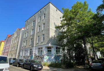 PROVISIONSFREI! Vermietete und WG-geeignete Eigentumswohnung mit 4 Zimmern im Herzen der KTV