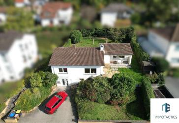 Freistehendes Einfamilienhaus in Hargesheim mit großem Garten & Garage - ab sofort bezugsfrei