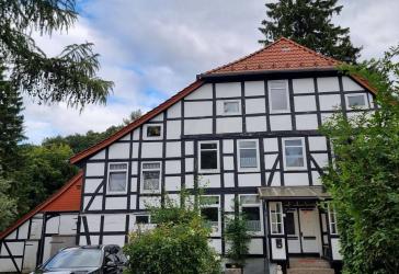 Wohn & Wirtschaftsgebäude / Baugrundstück