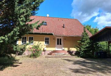 tolles Haus in schöner Lage - eben Uckermark