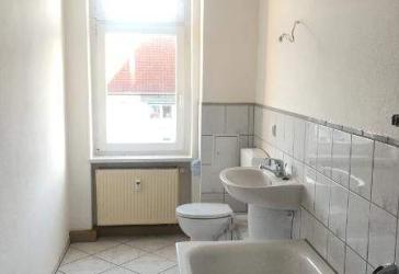 Tolle Aussicht vom 3. OG - günstige 3-Raumwohnung - Stellplatz vor dem Haus