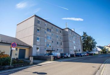 ***Vermietete 2,5-Zi.-Wohnung ganz oben***