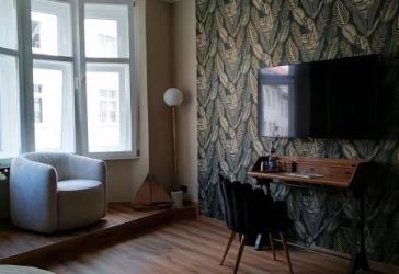 Voll möbiliertes, zentrales 2-Zimmer-City-Apartment, inkl. Küche, Bad, WC. Ideal als WG geeignet!