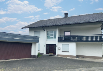 Hochwertiges Wohn-/Geschäftshaus mit Garage
