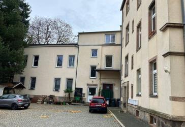 Großzügige Gewerbeeinheit in frequentierter Lage mit Garten! Garage bzw. Stellplatz mgl.
