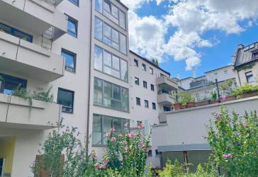 Freie Praxiseinheit mit Balkon in Glockenbach/München
