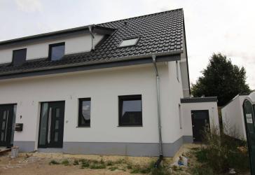 Attraktive Doppelhaushälften in Enger im KfW-55-Standard