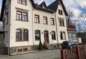 Große Wohnung in Villa in Chemnitz- Helbersdorf