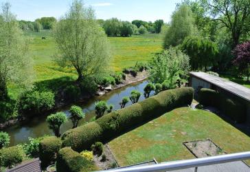 Zweifamilienhaus mit Blick in die Okerauen vom beliebten Veltenhof