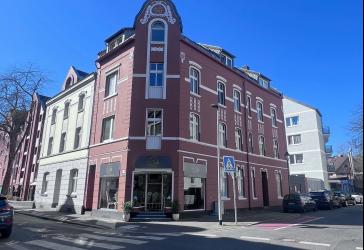 WGH mit 357m²Mietfläche in zentraler Lage von Benrath, JKM € 60.000, 3 Wohnungen, 1 Gewerbe