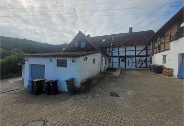 Doppelhaushälfte mit Garage und Garten in Irmenseul