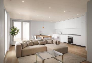 Geförderter Wohnraum mit Mietpreisbindung - Top ausgestattete, helle 2-Zimmer-Wohnung mit Sonnenbalkon im 1. OG