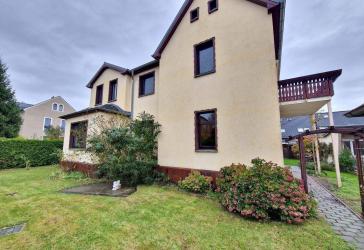 Zweifamilienhaus in guter & ruhiger Lage!