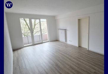*Freiraum genießen - modernisierte 2-Zimmer-Wohnung* Tageslichtbad mit Wanne + Balkon + Aufzug