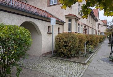 Charmante Altbauwohnung im attraktiven Rathenauviertel - bezugsfrei und bezahlbar