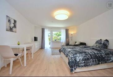 Modern möblierte Wohnung mit Terrasse, Garten und Stellplatz in Asperg