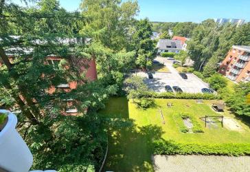 Schöne Aussicht: Raumwunder mit Stellplatz u. Balkon
