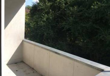 Frisch renoviert! Klasse 3-Zimmer-Wohnung mit Balkon!