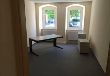 BÜRO / PRAXIS ZU VERMIETEN NÄHE MARKT!!!