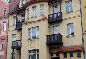 Halle/Südliche Innenstadt: Gemütliche, vermietete Dachgeschosswohnung in einem gepflegten Mehrfamilienhaus